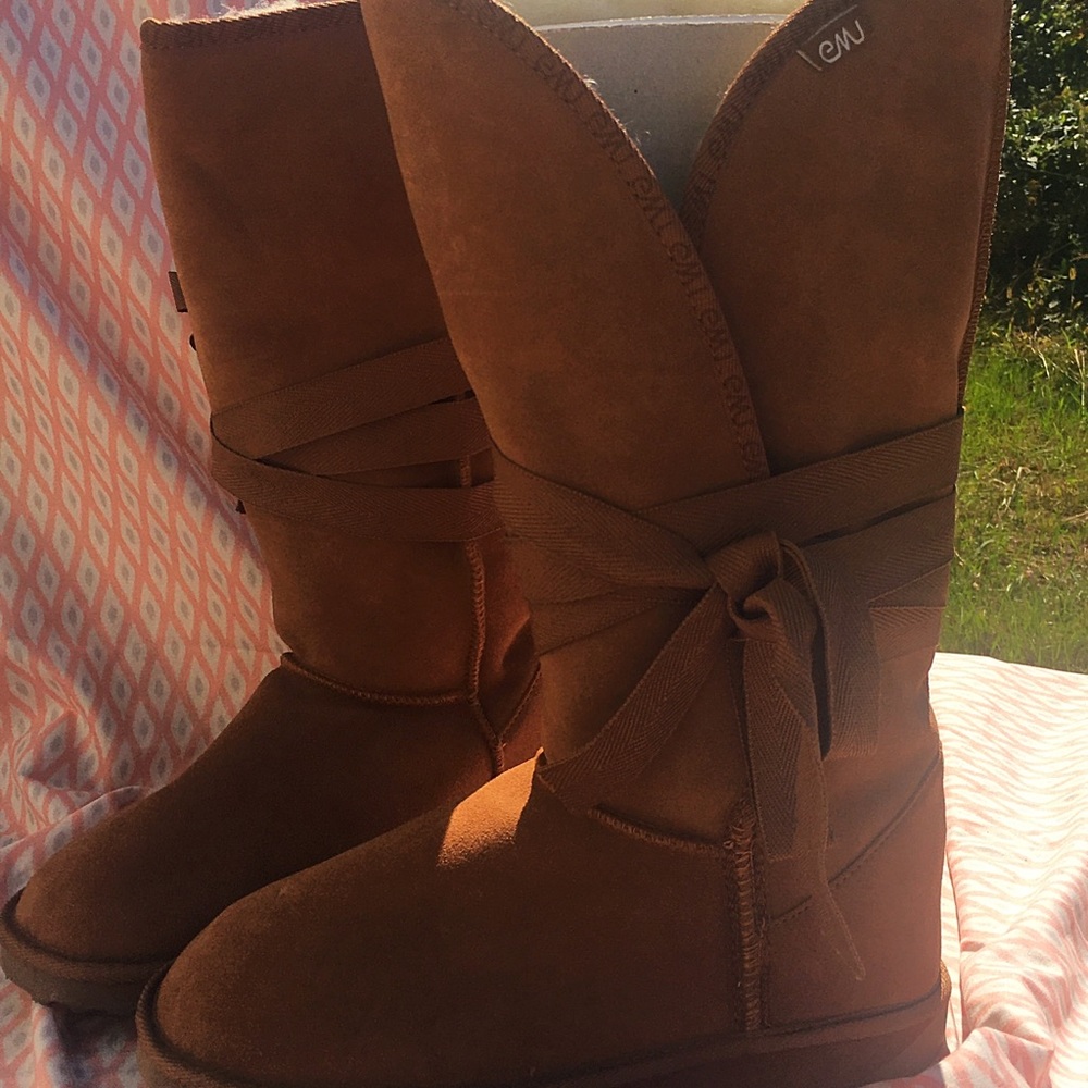 EMU Lace Up Boots